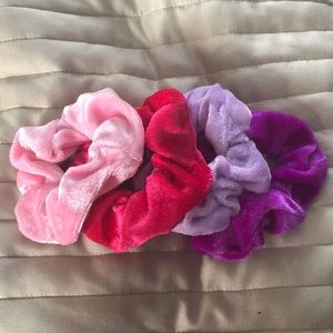 Scrunchies (4)